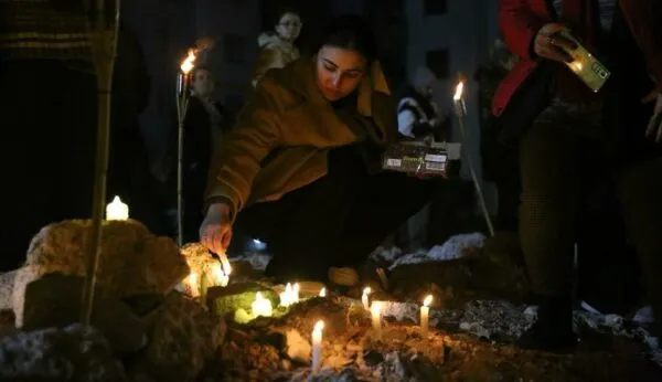 DEPREM BÖLGESİNDE 6 ŞUBAT DEPREMLERİNDE HAYATINI KAYBEDENLER ANILDI