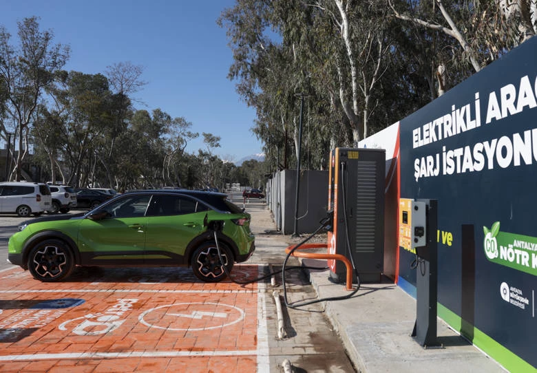 Büyükşehir Belediyesi 25 elektrikli araç şarj istasyonu kurdu