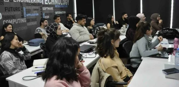 ANTALYA’DA GENÇLERE UMUT VEREN ‘İŞİNDE BİR NUMARA OL’ PROJESİ HAYATA GEÇTİ