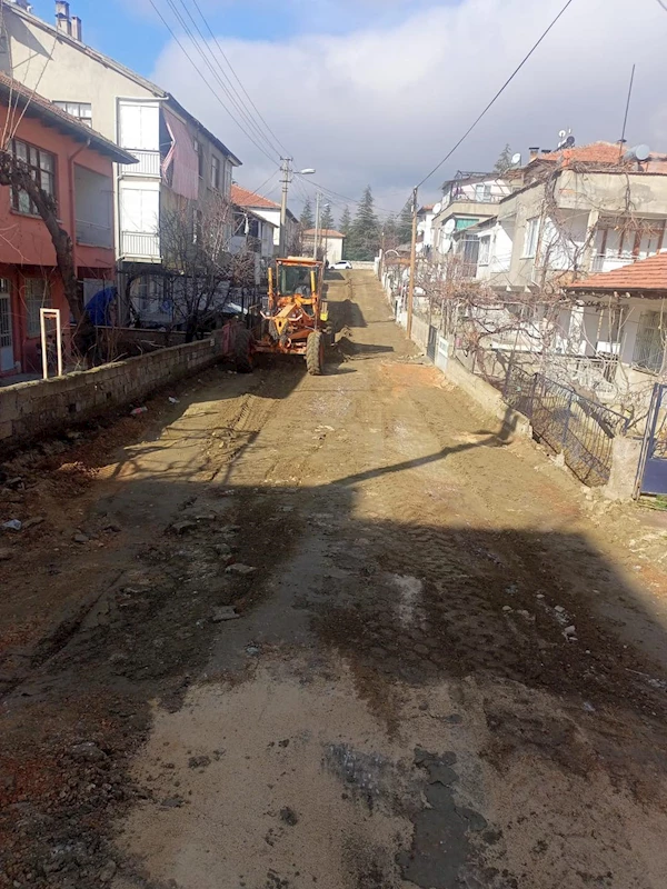 Asfaltsız Yolumuz Kalmayacak