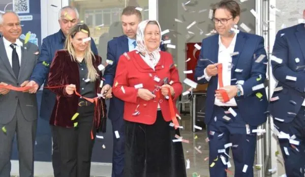 NESRİN ÜNAL.. ‘SIĞINMACIYA İŞ YOK, DESTEK YOK, YABANCI TABELA DA YOK’