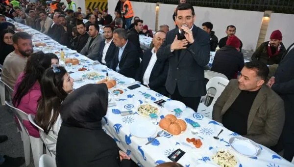 TÜTÜNCÜ YİNE ALANYA’DA.. ‘SANAYİLER GELİŞMEK İÇİN HİZMET ALMALI’