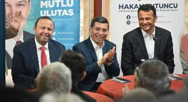 TÜTÜNCÜ KAŞ’TA.. ‘İLÇE BELEDİYELERİNİN BÜYÜKŞEHİR’İN HEYECANINA İHTİYACI VAR’
