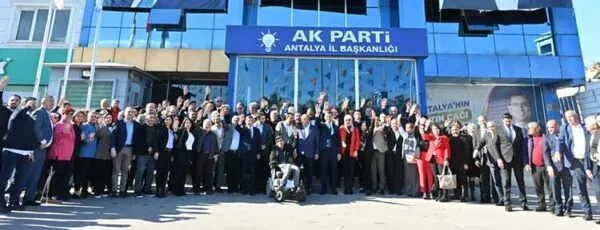 AK PARTİ’YE KATILAN 7 BİN 841 ÜYE İÇİN ROZET TAKMA TÖRENİ DÜZENLENDİ