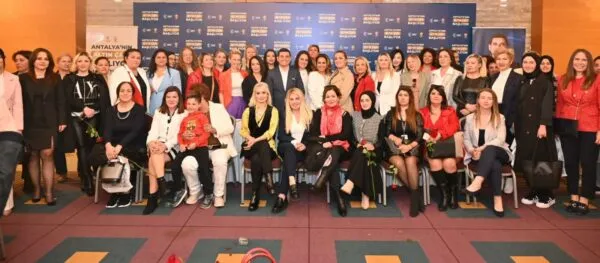TÜTÜNCÜ.. ‘ANTALYA’NIN ŞEHİR YÖNETİMİNE KADIN ELİ DEĞECEK’