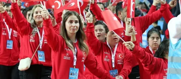 92 MADALYA.. DOWN SENDROMLU MİLLİ SPORCULARIMIZ ANTALYA’DA TARİHE GEÇTİ