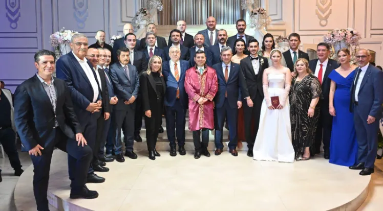 SİYASETİ VE ESNAFI BULUŞTURAN DÜĞÜN