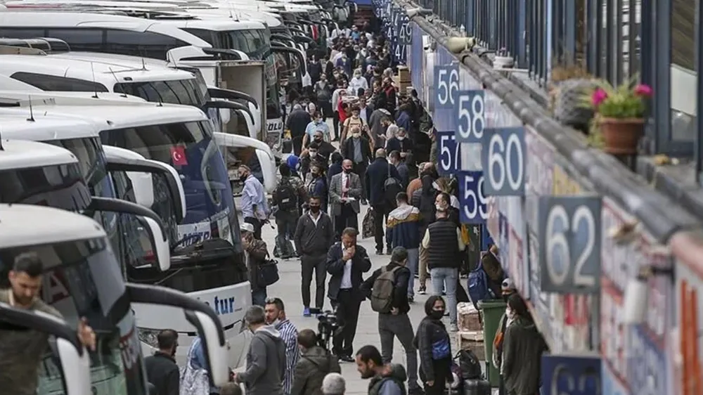SANDIK GÖÇÜ BAŞLADI.. OTOBÜS BİLET FİYATLARI TAVAN YAPTI