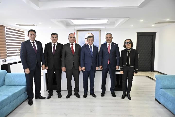 Davutoğlu, “Muratpaşa’da örnek belediyecilik”