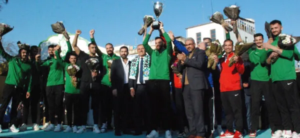 SERİK’TE ŞAMPİYONLUK KUTLAMASI