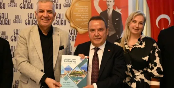 BİR BÖCEK SÖZÜ DAHA.. ‘ANTALYA’YI METRO İLE TANIŞTIRACAĞIZ’