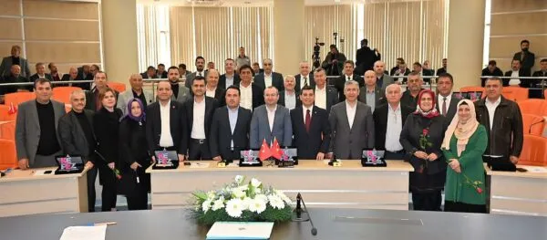 TÜTÜNCÜ’DEN KEPEZ MECLİSİ’NE VEDA.. ‘UFKU YÜKSEK İŞLER YAPTIK’