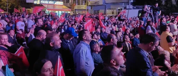 CHP ANTALYA’DA SEÇİM ZAFERİNİ ‘KONVOYLARLA’ KUTLADI.. 
