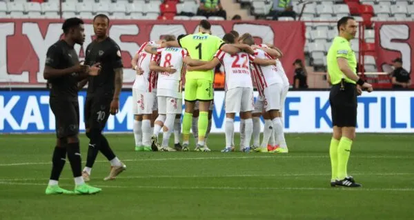 ANTALYASPOR GERİDEN GELDİ.. HATAYSPOR’U ATEŞE ATTI: 2-1
