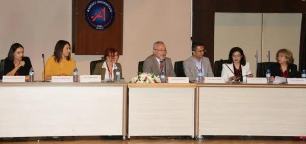 AKDENİZ ÜNİVERSİTESİ’NDE ‘ÇOCUK HAKLARI VE REFAHI SEMPOZYUMU’ DÜZENLENDİ
