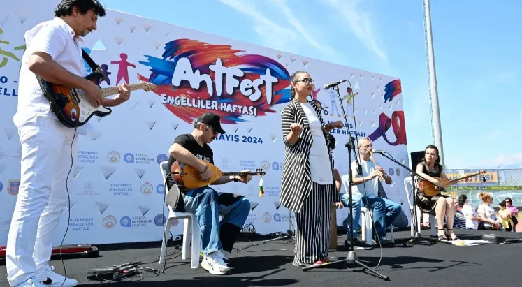 ENGELLİ BİREYLER FESTİVALDE BULUŞTU
