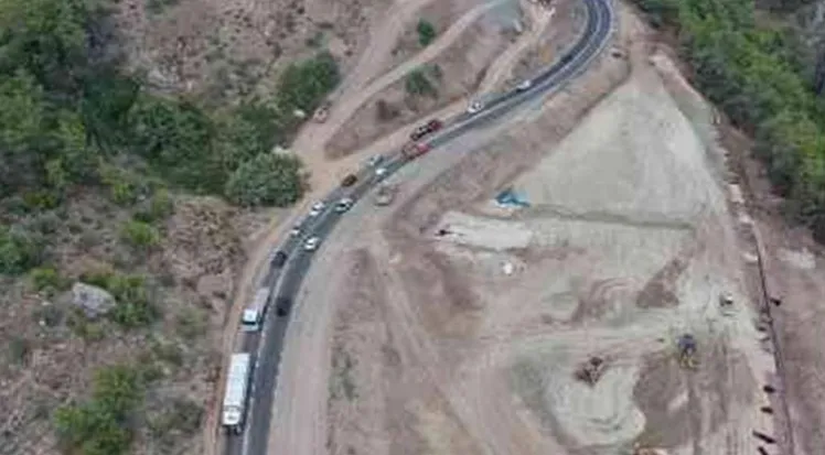 KUMLUCA-KEMER-ANTALYA YOLUNDA TRAFİK TEK ŞERİT OLACAK