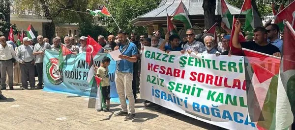 ANTALYA’DA GAZZE İÇİN TEK YÜREK OLDULAR.. ‘ŞEHİT KANLARI İSRAİL’İ BOĞACAK’