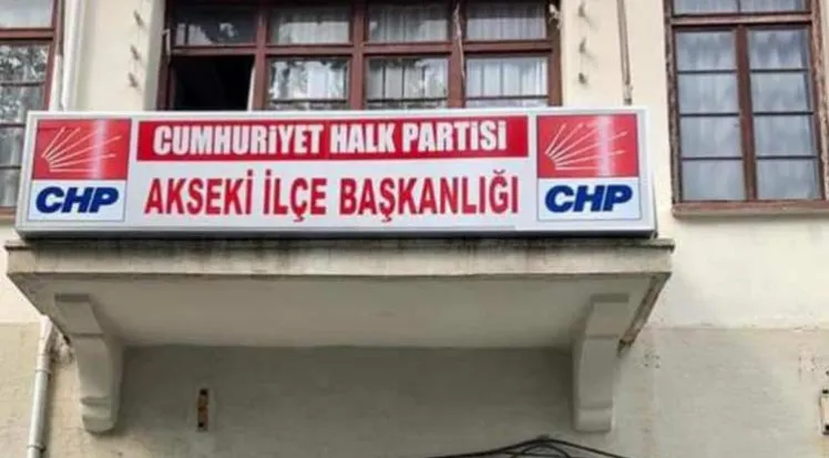 CHP AKSEKİ YÖNETİMİNDEN 8 KİŞİ İSTİFA ETTİ