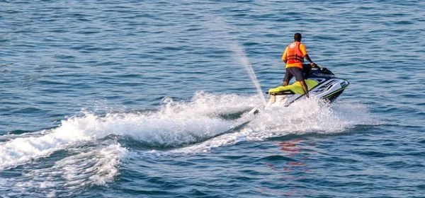 JET SKİ İÇİN EHLİYET ARANMIYOR.. AMA ‘YÜZME BİLMEK VE CAN YELEĞİ’ ŞART