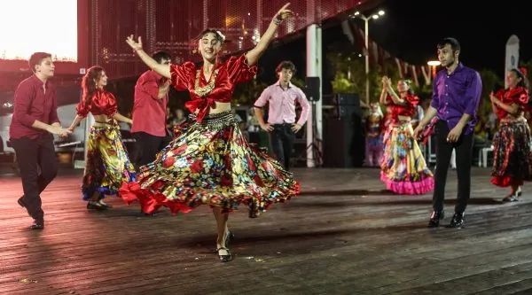 EĞLENDİRMEYE DEVAM EDİYOR.. BÜYÜKŞEHİR’DEN BİR FESTİVAL DAHA