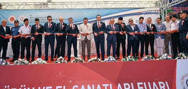 İŞYURTLARI ÜRÜN VE EL SANATLARI FUARI ALANYA ŞELALE MEYDANINDA YAPILDI