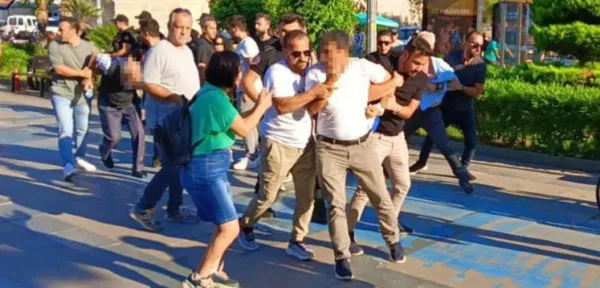 ANTALYA’DA İZİNSİZ ‘KAYYUM’ AÇIKLAMASINDA ARBEDE.. 6 GÖZALTI