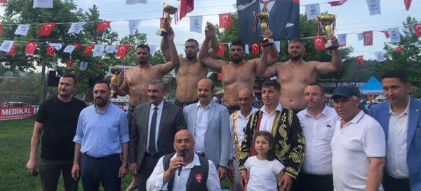 BALIKESİR’DE ZEYBEK ŞOV