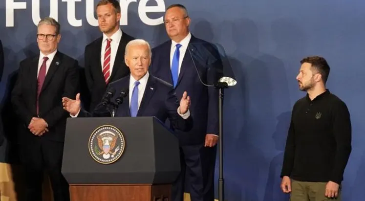 JOE BİDEN.. ZELENSKİY’İ ‘PUTİN’ DİYEREK SAHNEYE ÇAĞIRDI