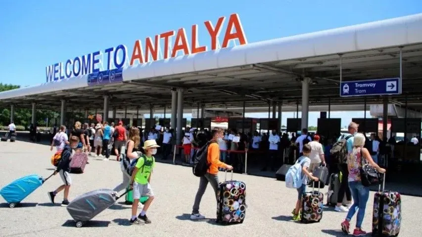 ANTALYA TURİZMİNE EYLEM DARBESİ.. ZARAR 1 MİLYON EURO’YU AŞTI