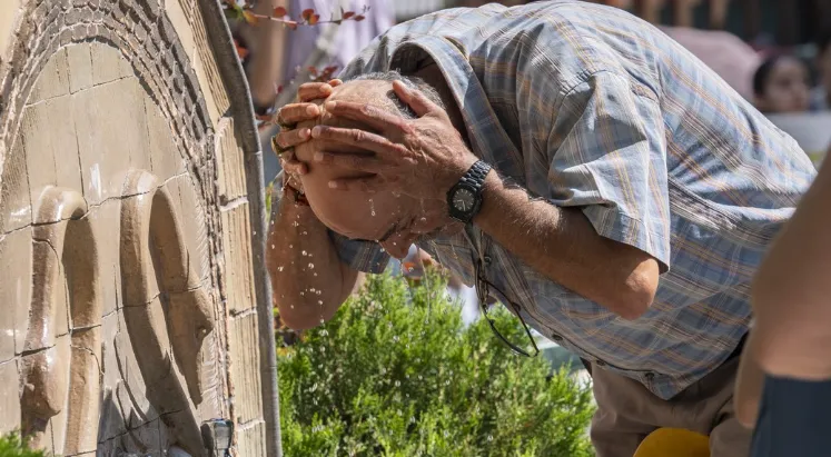 DÜNYA 21 TEMMUZ PAZAR GÜNÜ KAYDEDİLEN EN SICAK GÜNÜ YAŞADI
