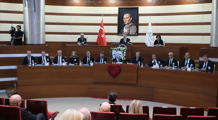 ATSO’DA DUYGUSAL ANLAR YAŞANDI.. ALİ BAHAR’SIZ İLK MECLİS