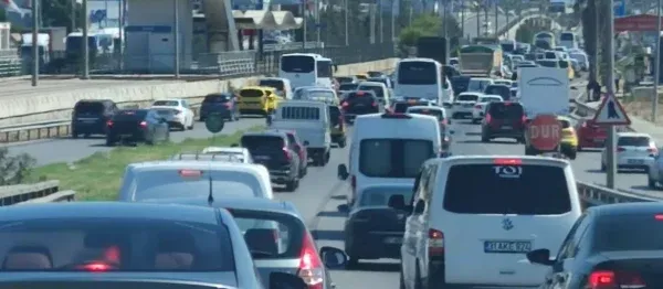 BÖCEK’E MESAJ VAR.. ‘ANTALYA TRAFİĞİ TURİZMİ TEHDİT EDİYOR’