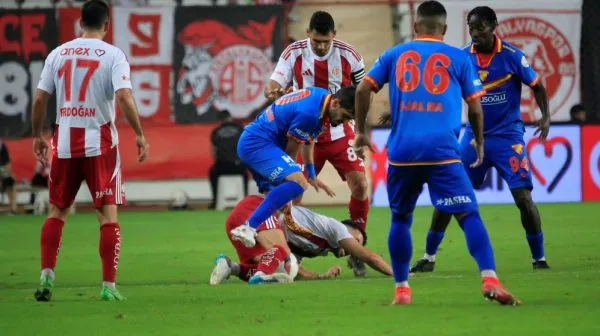 İLK MAÇTA GOL SESİ ÇIKMADI.. ANTALYASPOR: 0 - GÖZTEPE: 0 