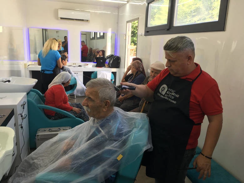 Mobil kuaför tırı Antalya’nın her yerinde