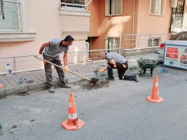 ÜMRANİYE’DE YOL BAKIM VE ONARIM ÇALIŞMALARI TÜM HIZIYLA SÜRÜYOR