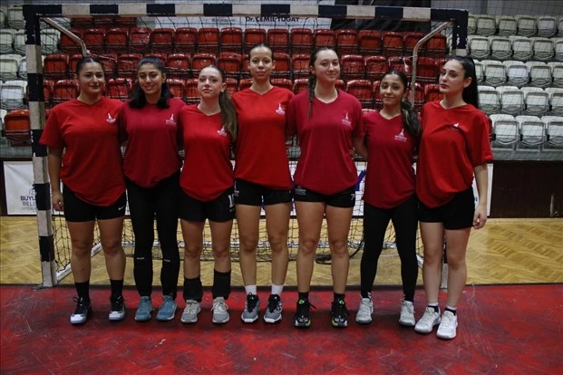Hentbolün yeni yıldızları Büyükşehir altyapısından