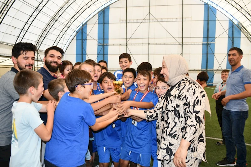 Yaz Kuran Kursları Halı Saha Turnuvası Şampiyonu “Fatih Kuran Kursu” Oldu