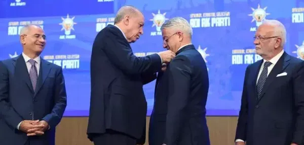2 MİLLETVEKİLİ VE 13 BELEDİYE BAŞKANI AK PARTİ’YE KATILDI