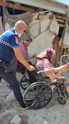 ​İzmir Büyükşehir Belediyesi’nin tüm birimleri yangında seferber oldu
