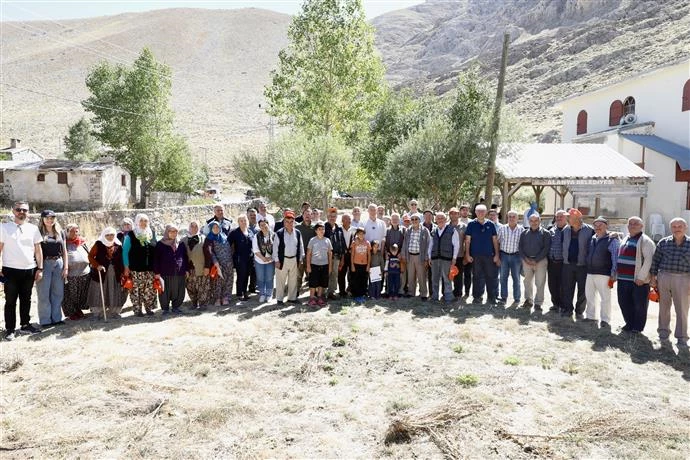 BAŞKAN ÖZÇELİK BATI YAYLALARINDA VATANDAŞLARLA BULUŞTU