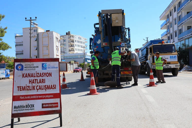 ASAT ekipleri Kepez’de kanalizayon hatlarını temizliyor
