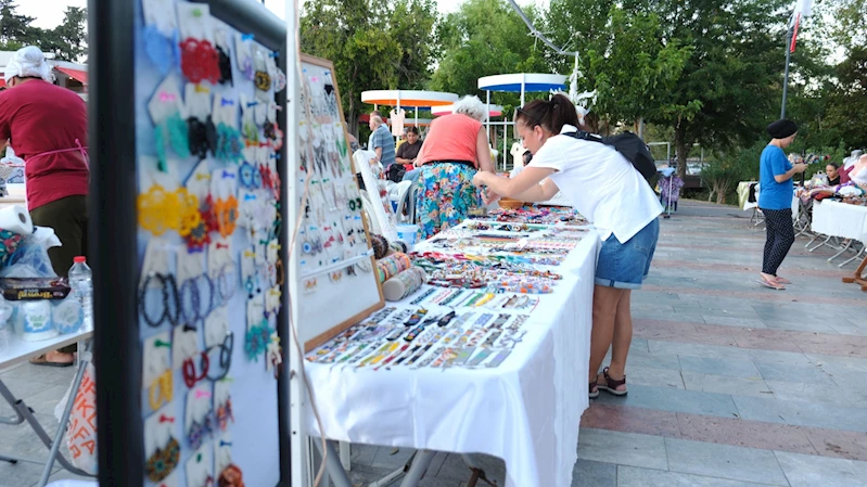 Üreten ev hanımları kermesi başladı