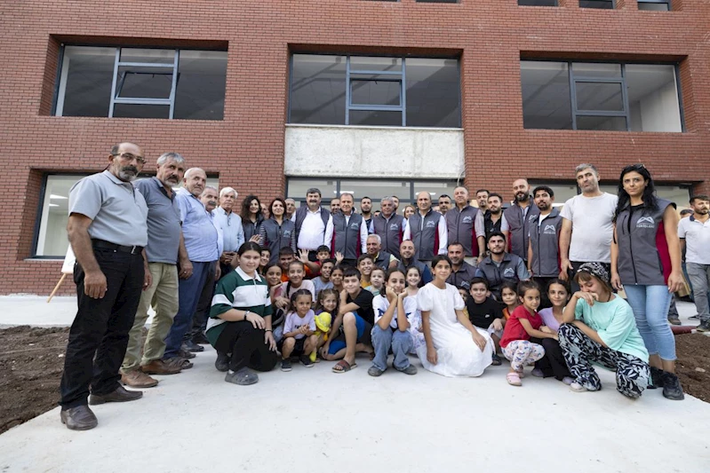 Başkan Seçer, Yüzde 95’lik Kısmı Tamamlanan ‘Kurdali Sosyal Yaşam ve Çocuk Gelişim Merkezi’ni İnceledi
