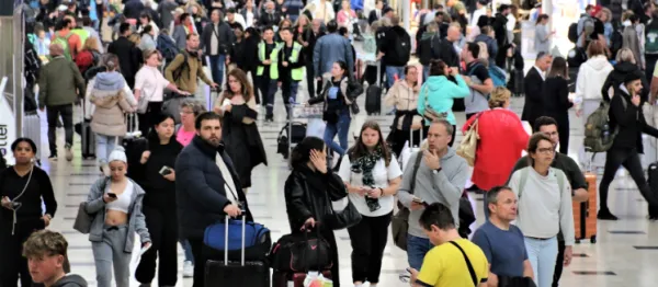 7 AYDA 9 MİLYON TURİSTİ AŞTI.. ANTALYA REKORLAR KIRMAYA DEVAM EDİYOR