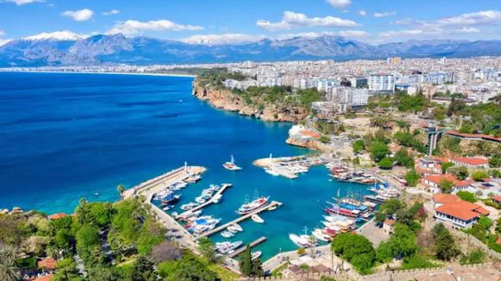 YURTTA HAVA DURUMU.. ANTALYA AZ BULUTLU VE AÇIK 32 DERECE