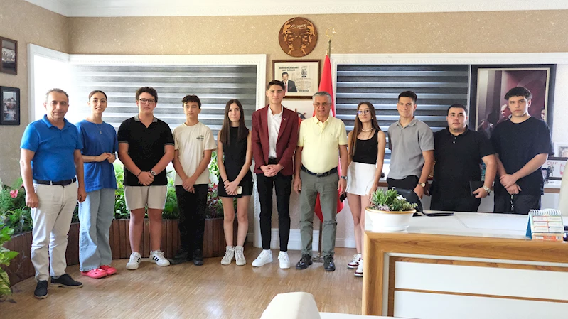 Kemer Belediyesi Gençlik Meclisi ilk toplantısını gerçekleştirdi
