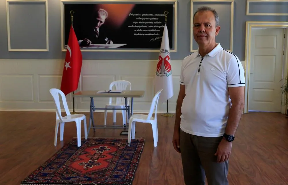 MAKAM ODASINA HACİZ GELEN BELEDİYE BAŞKAN.. ‘BİZ MAKAM ODASINDA DOĞMADIK’