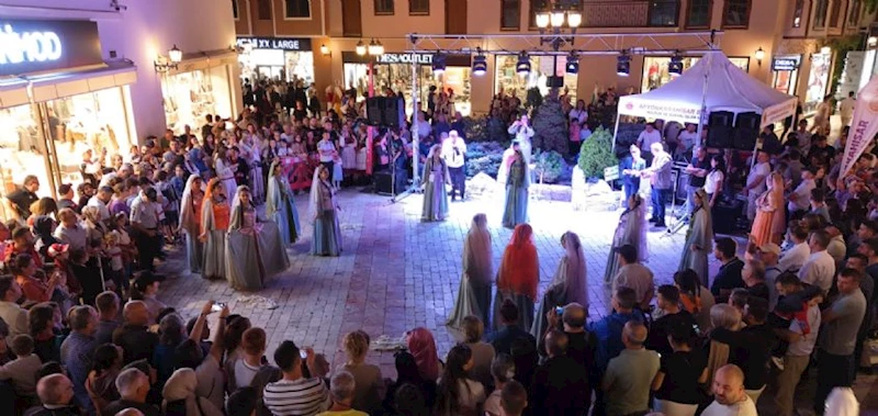 ULUSLARARASI ZAFER HALK OYUNLARI FESTİVALİNE GÖRKEMLİ BAŞLANGIÇ