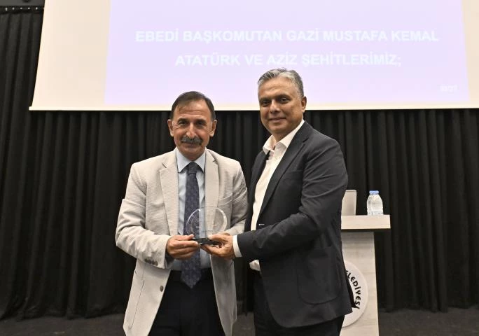 ‘Lozan’a Giden Son Zafer’ konferansı